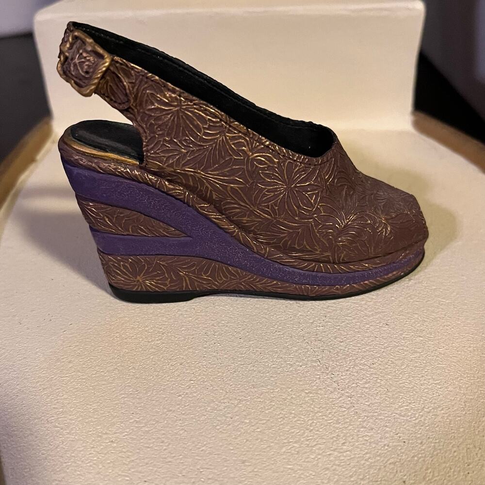 Just the Right Shoe Golden Leaf Raine Willits Design Collectible